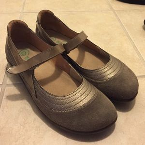 Naot Kirei 39 Size 8 Mushroom Mary Janes